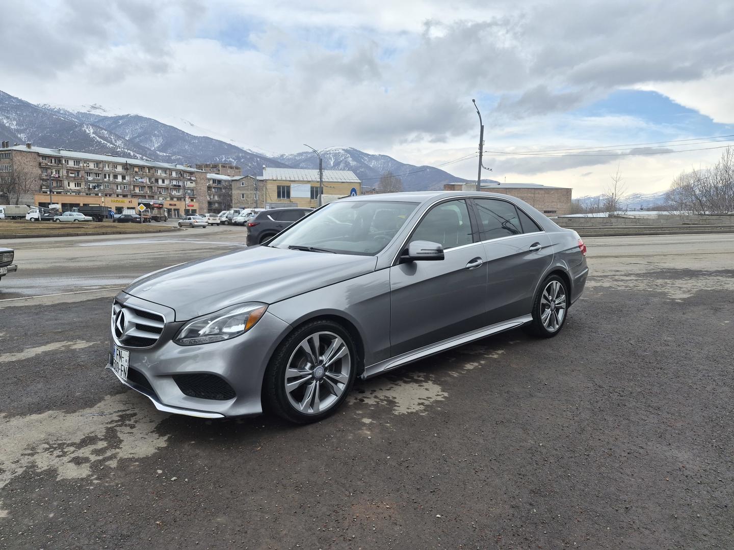 Mercedes-Benz E 350 2013 — photo 2