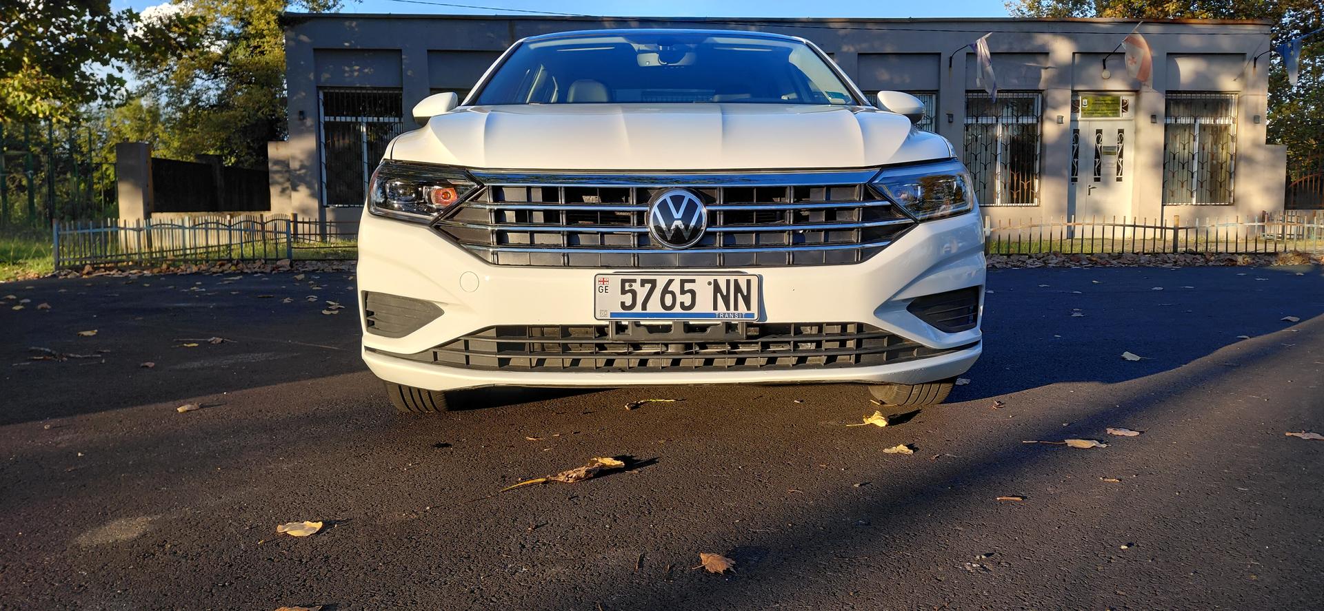 Volkswagen Jetta 2021 — photo 2