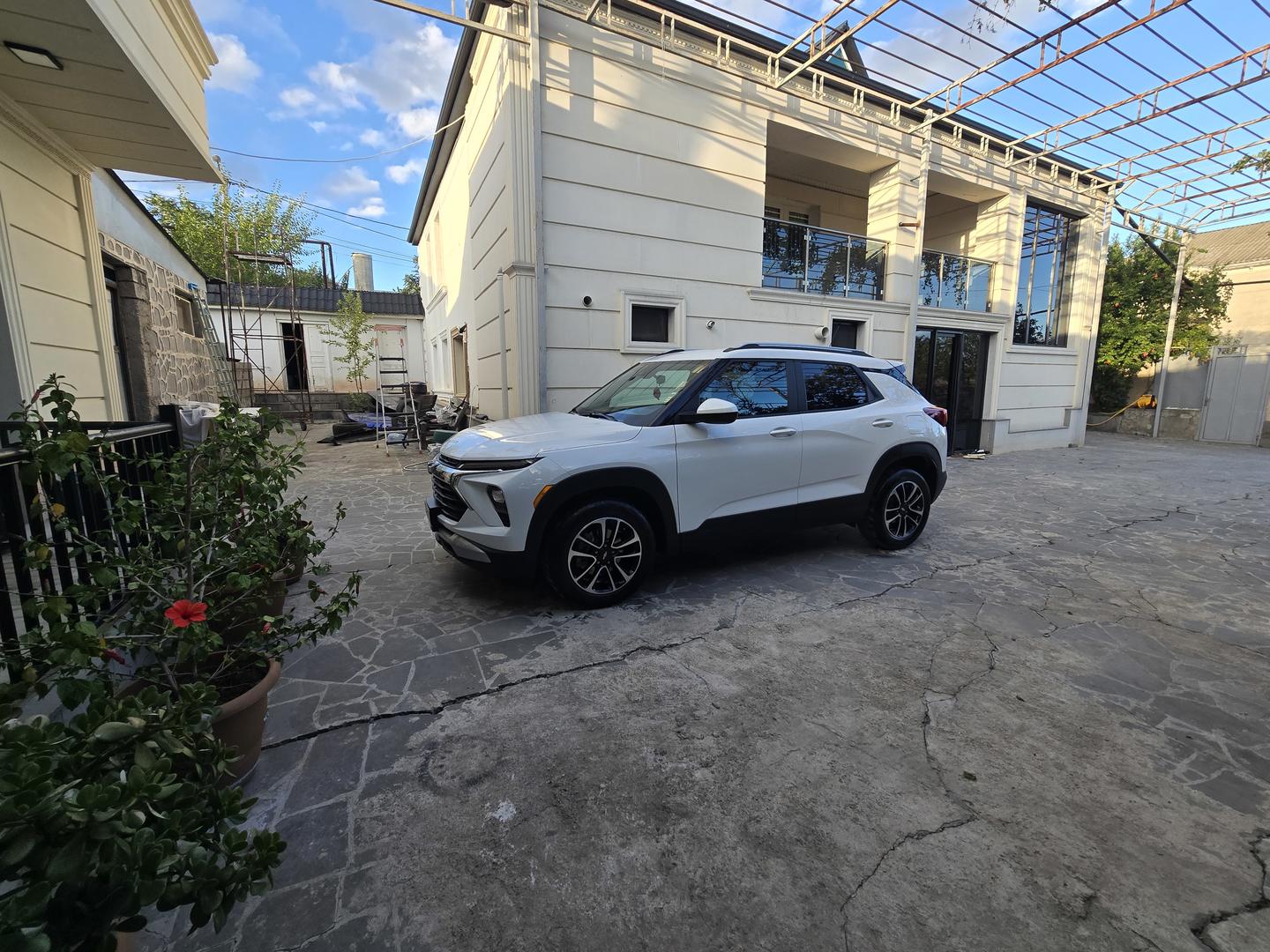 Chevrolet Trailblazer 2023 — photo 2