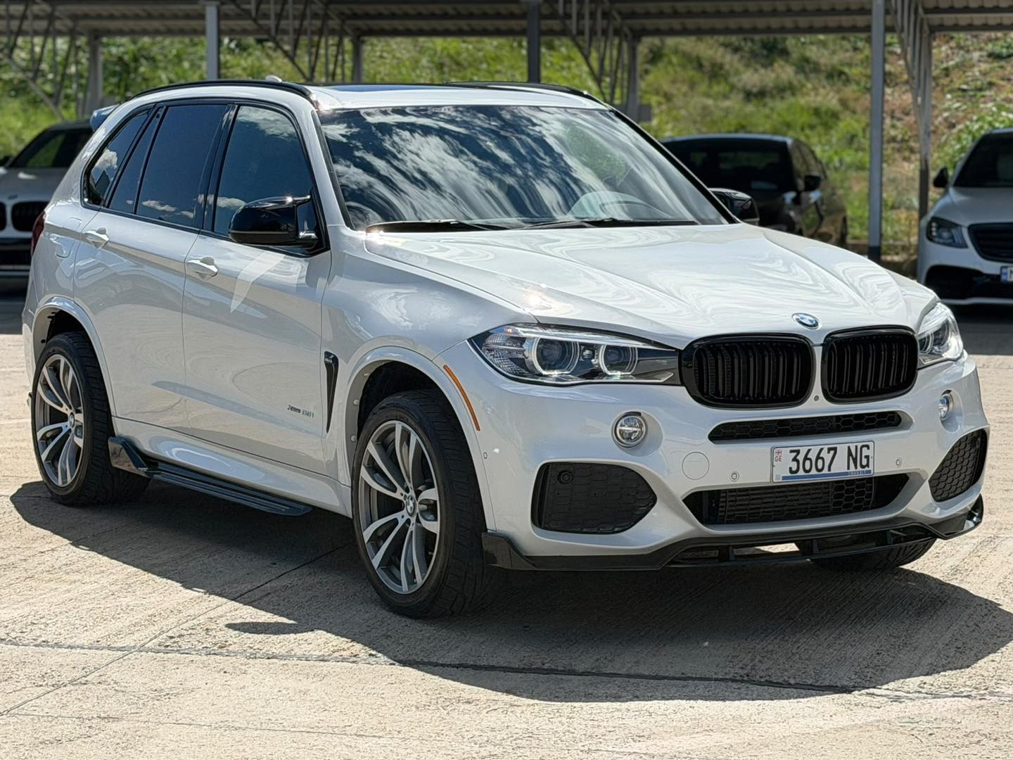 BMW X5 2017 — photo 2