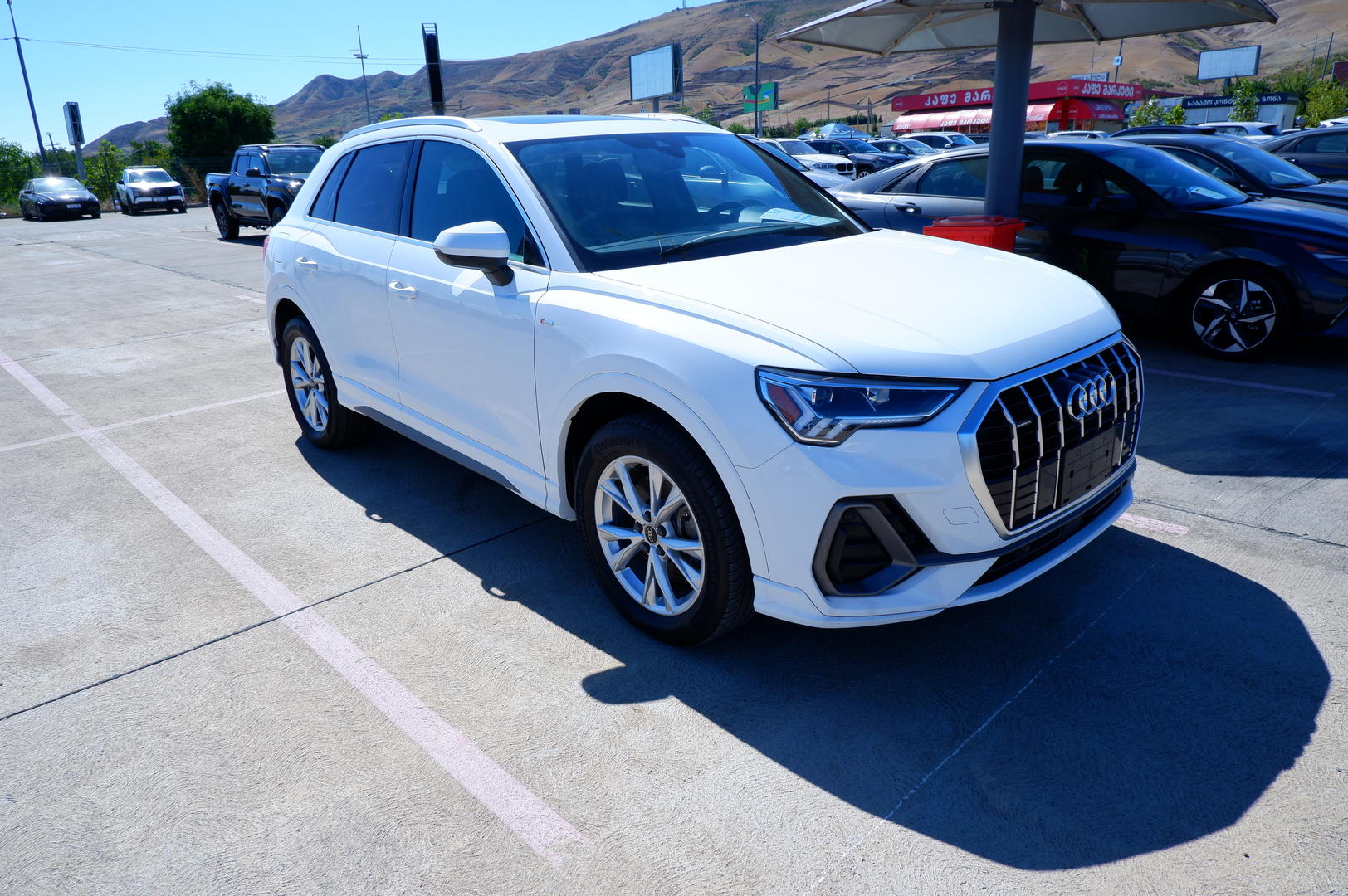 Audi Q3 2023 — photo 2