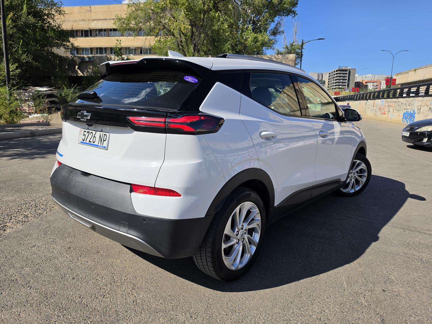 Chevrolet Bolt 2023 — photo 2