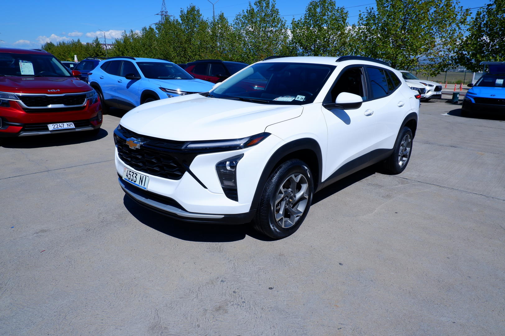 Chevrolet Trax 2023 — photo 2