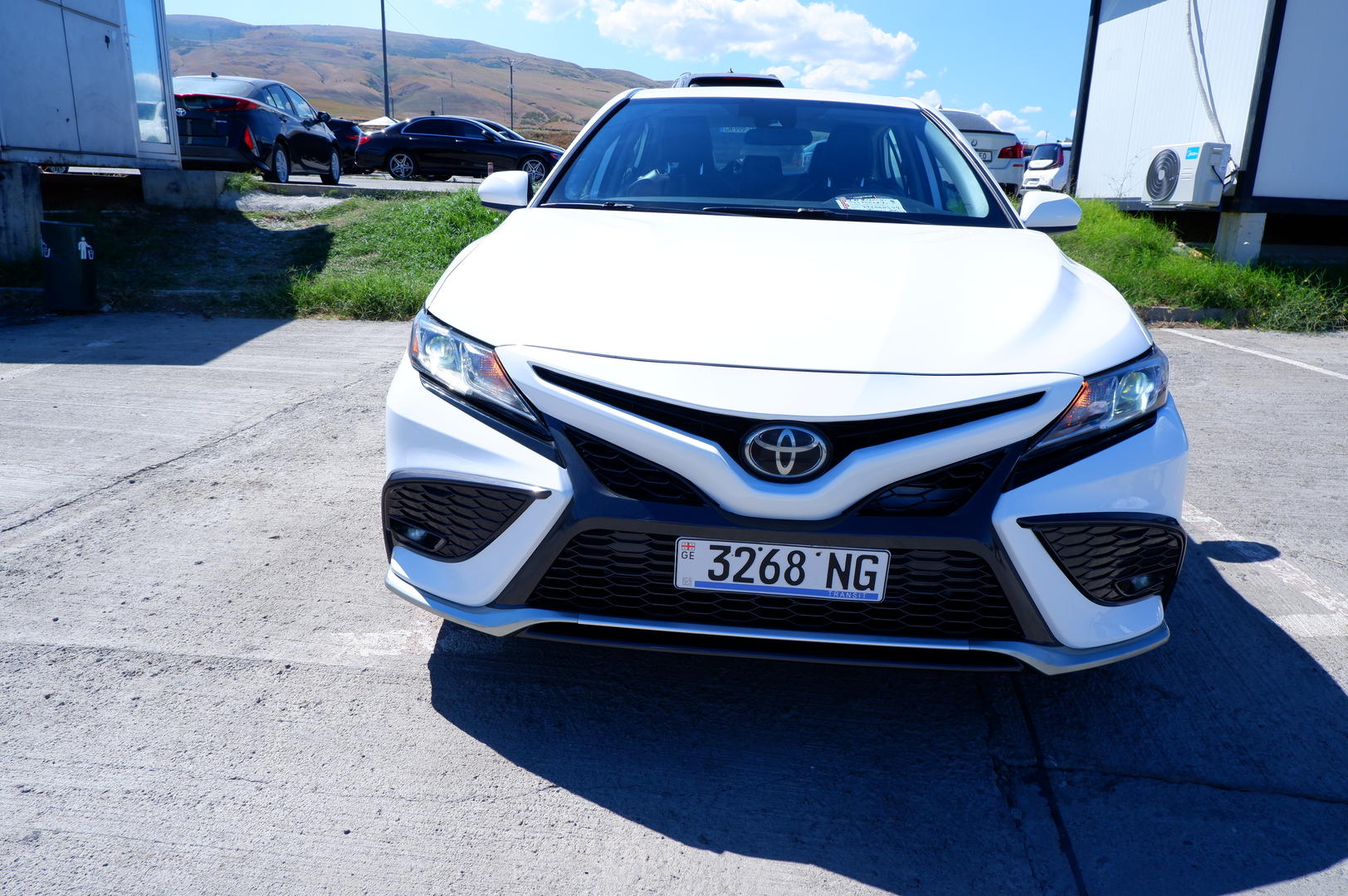 Toyota Camry 2020 — photo 2