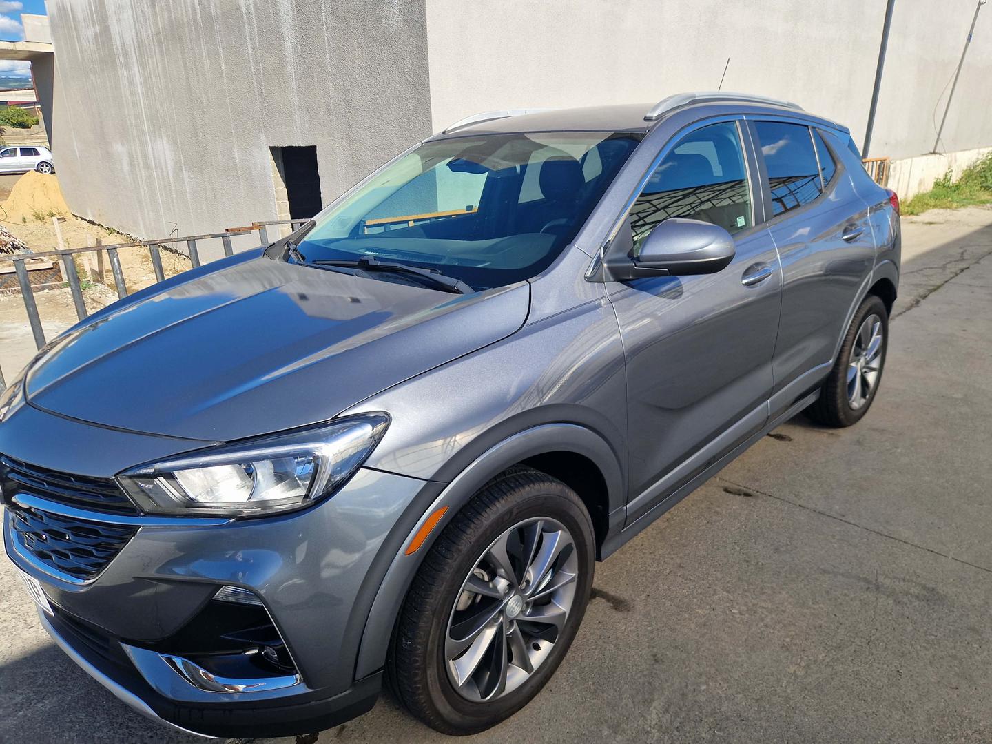 Buick Encore 2021 — photo 2