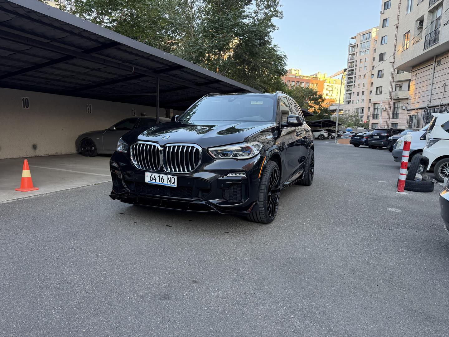 BMW X5 2019 — photo 2