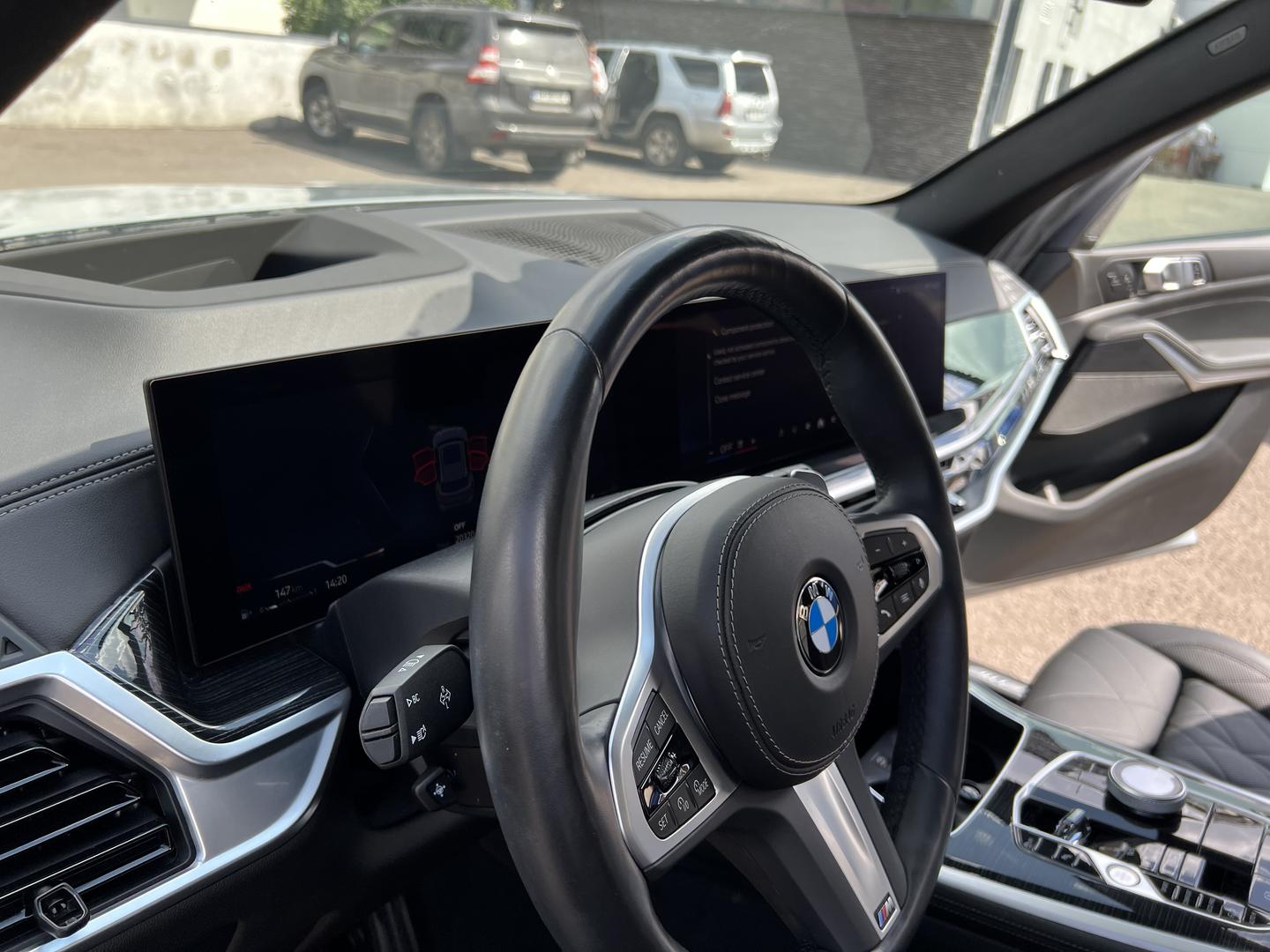 BMW X5 2025 — photo 2