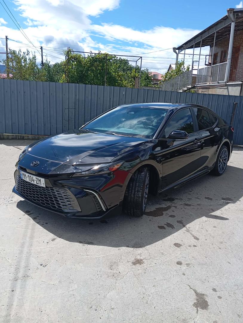 Toyota Camry 2023 — photo 2