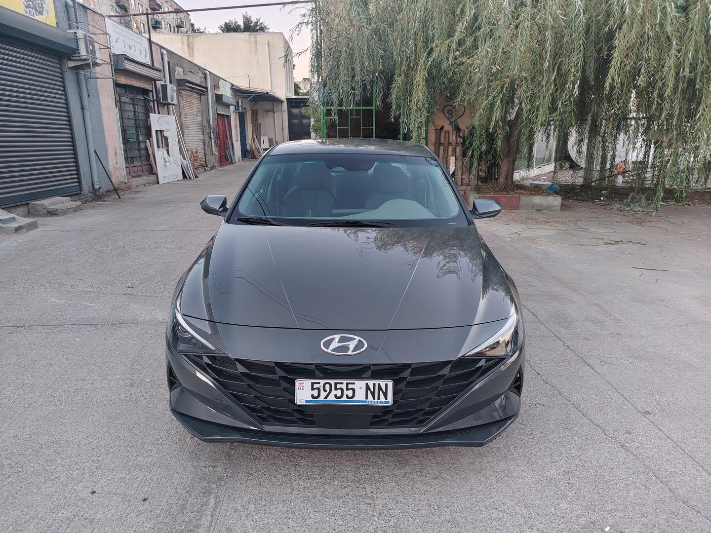 Hyundai Elantra 2023 — photo 2
