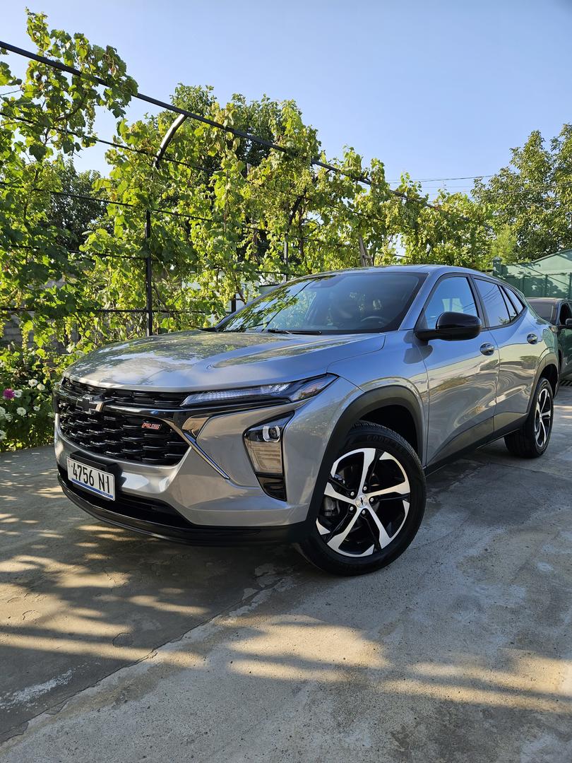 Chevrolet Trax 2023 — photo 2