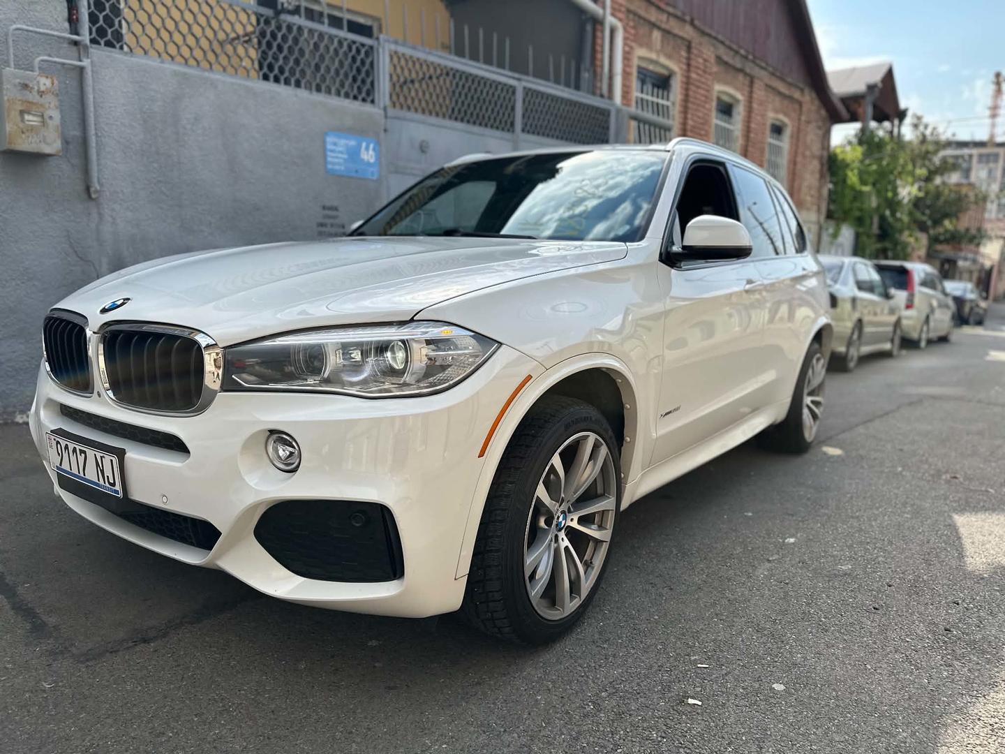 BMW X5 2016 — photo 2