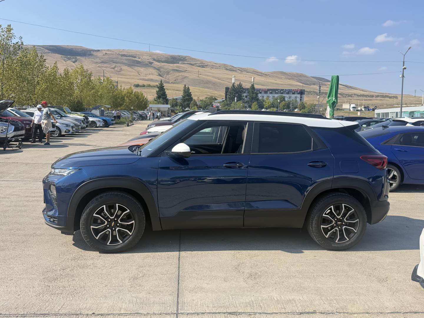 Chevrolet Trailblazer 2023 — photo 2