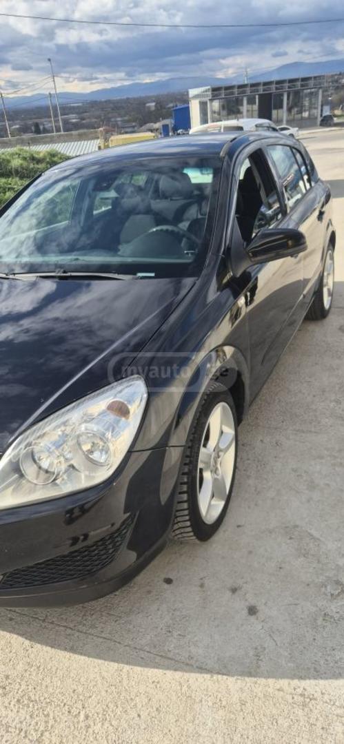 Opel Astra 2008 — photo 2