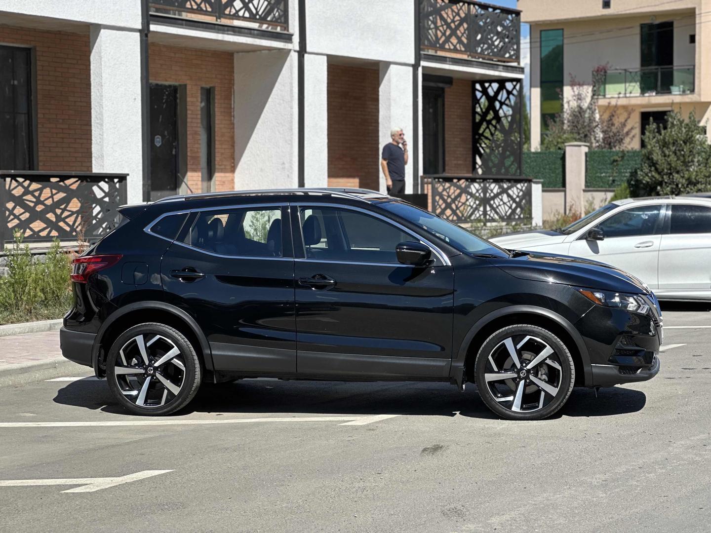 Nissan Rogue 2022 — photo 2
