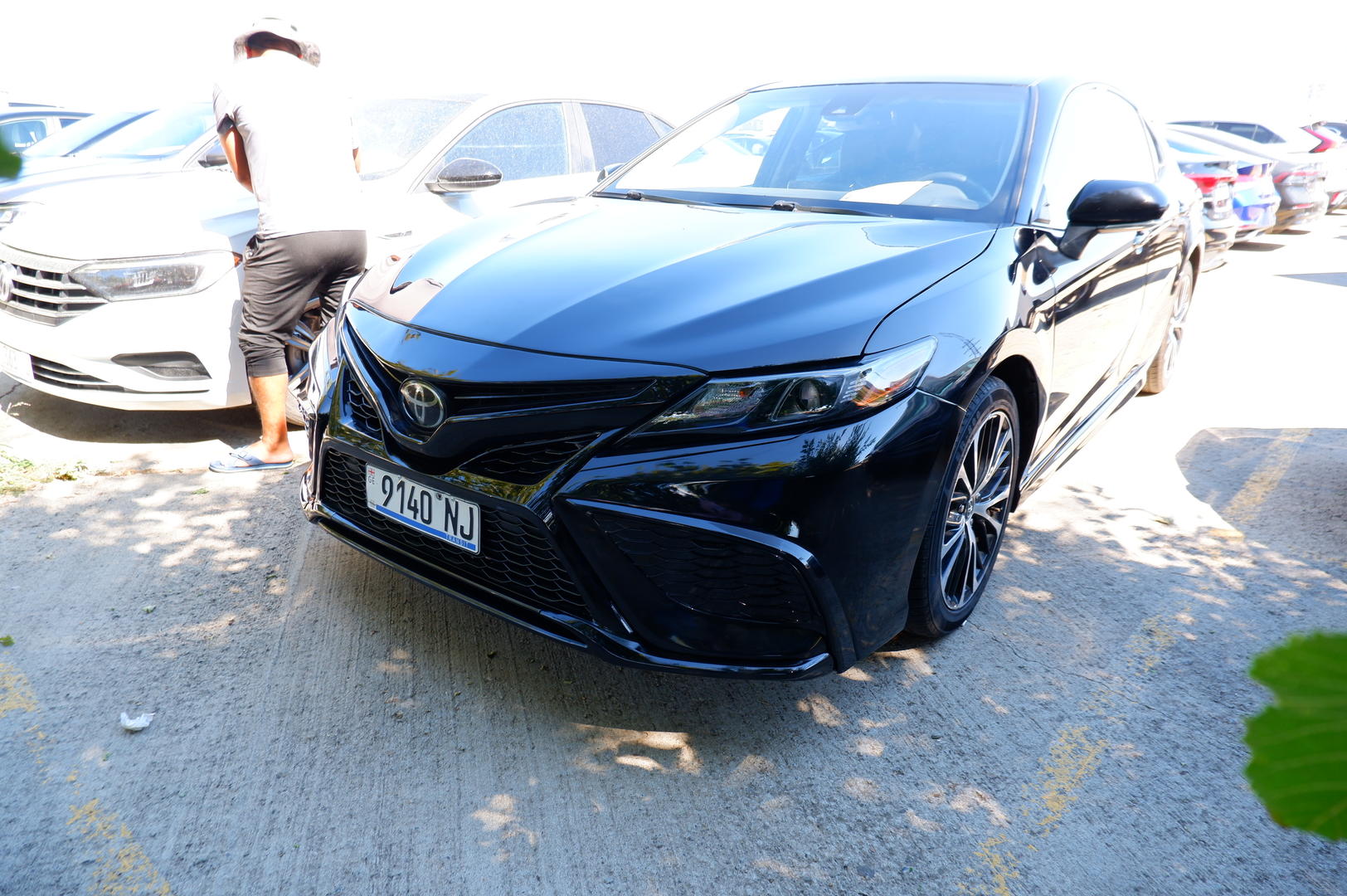 Toyota Camry 2022 — photo 2