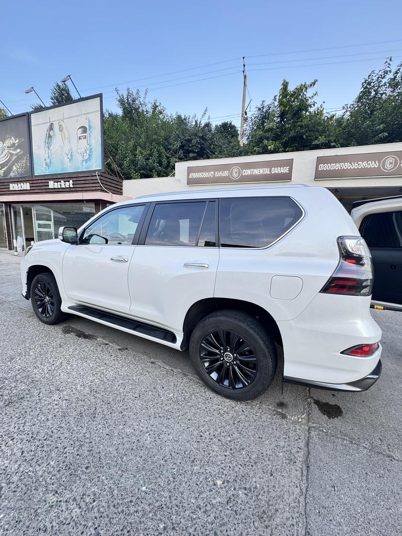 Lexus GX 460 2023 — photo 2