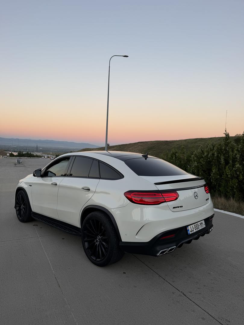 Mercedes-Benz GLE 43 AMG 2019 — photo 2