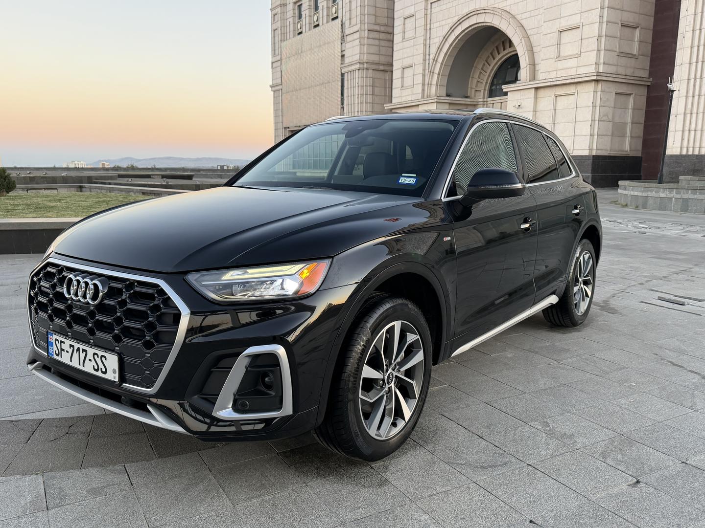 Audi Q5 2024 — photo 2