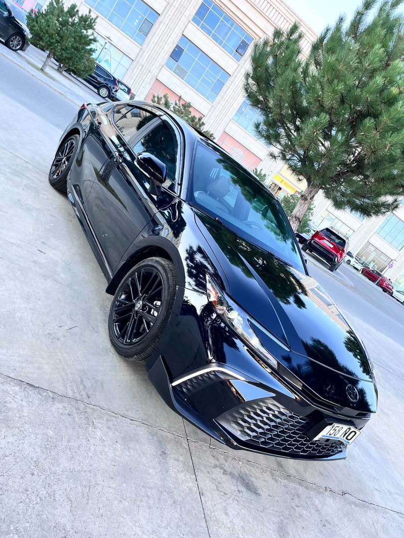 Toyota Camry 2025 — photo 2