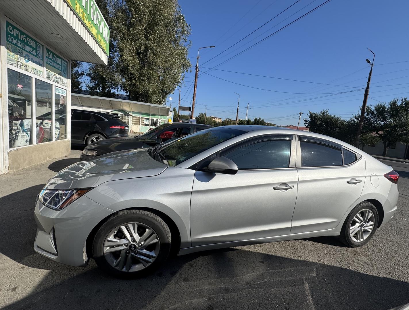 Hyundai Elantra