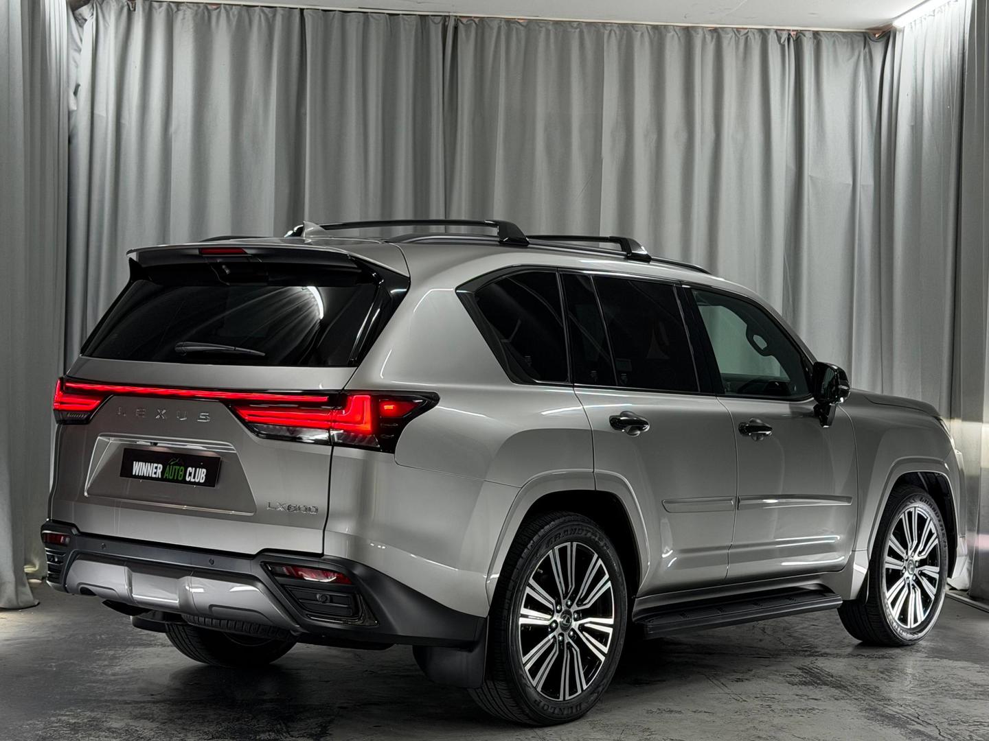 Lexus LX600 2023 — photo 2