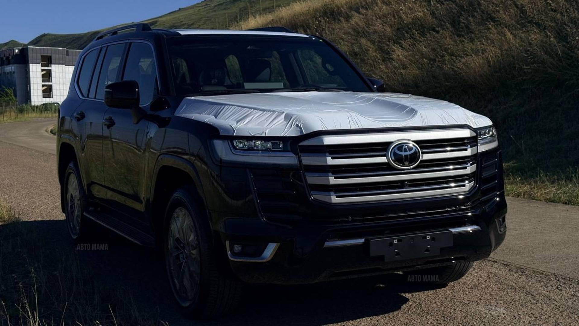 Toyota Land Cruiser 300 2026 — photo 2