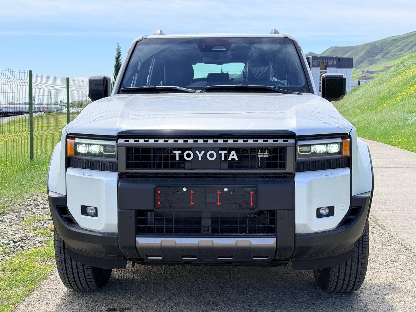 Toyota Land Cruiser Prado 2026 — photo 2