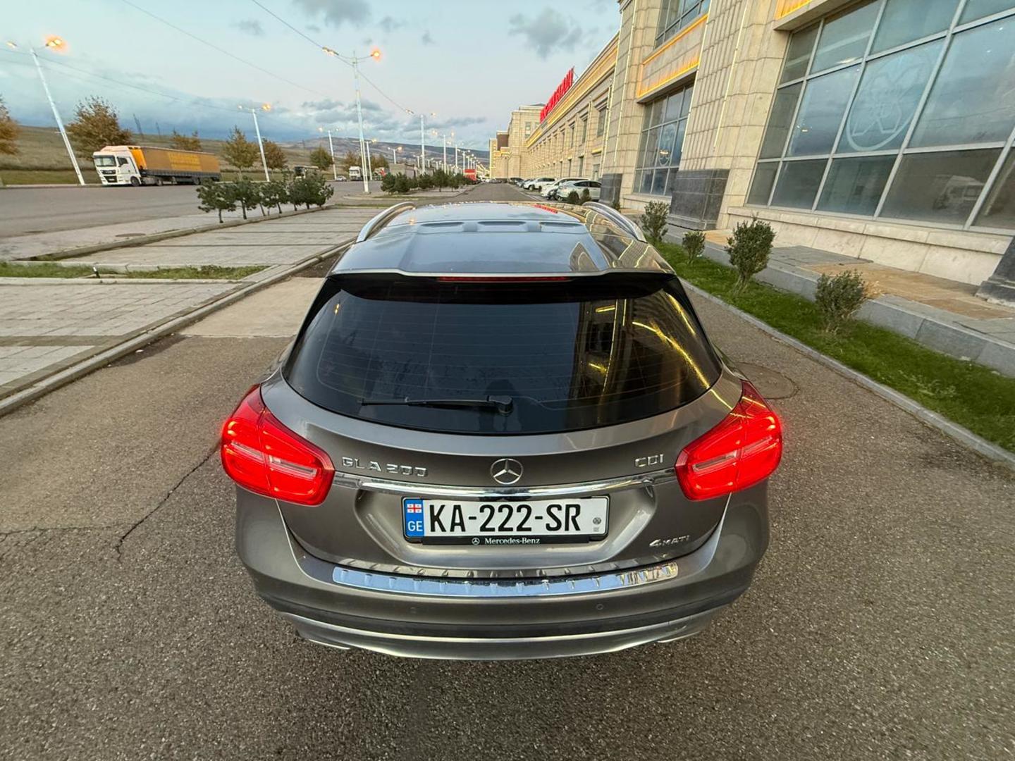 Mercedes-Benz GLA 200