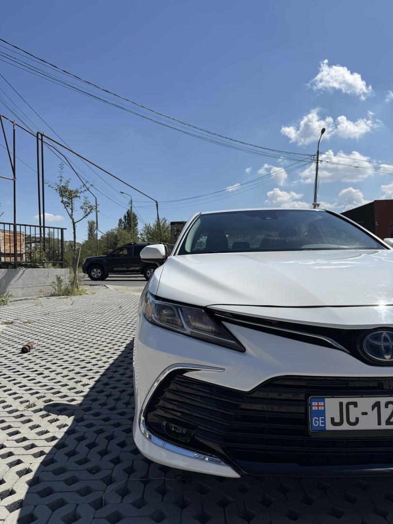 Toyota Camry 2020 — photo 2