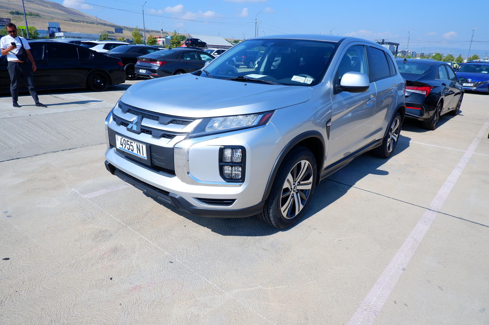 Mitsubishi Outlander Sport 2023 — photo 2