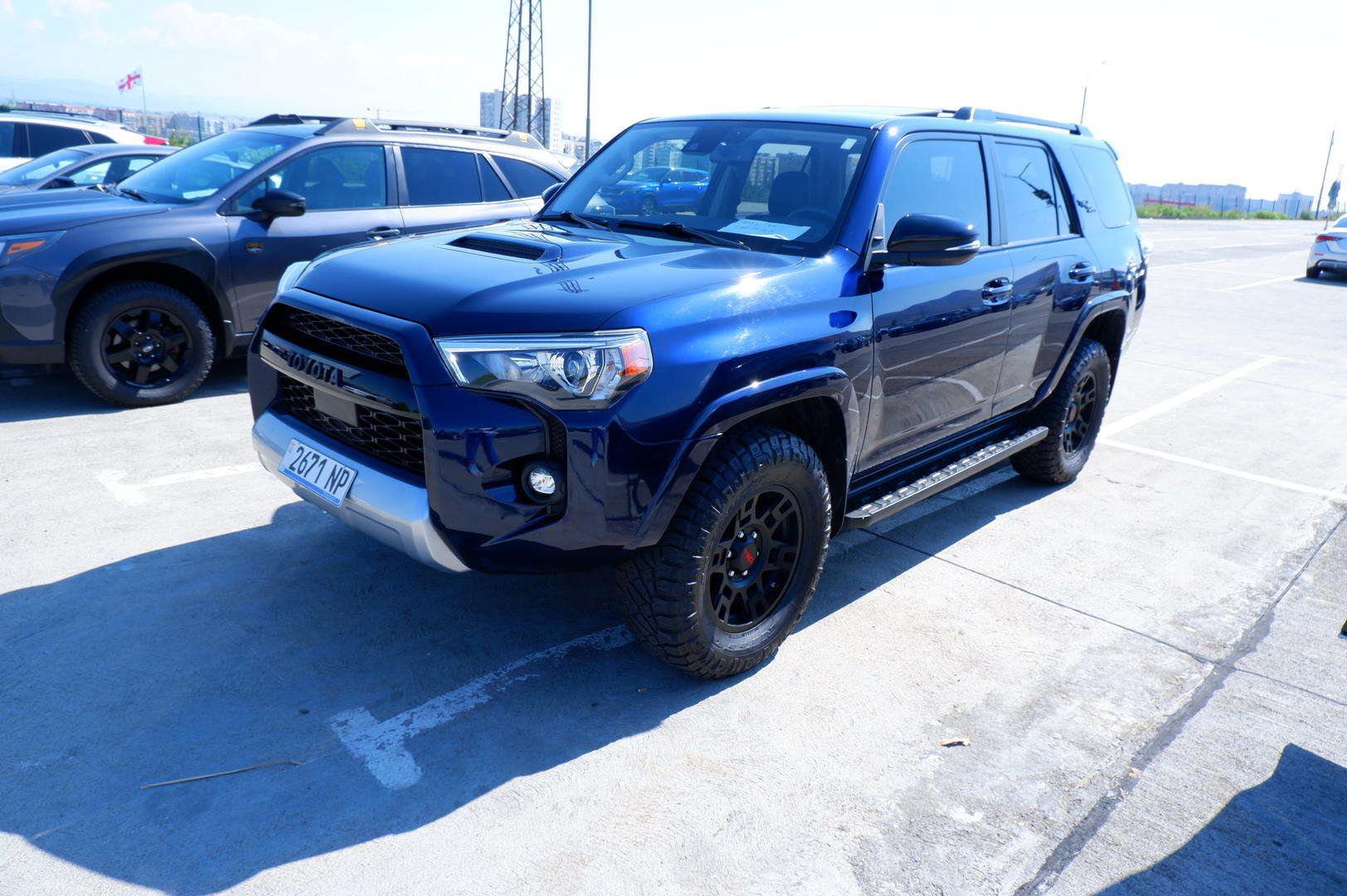 Toyota 4Runner 2023 — photo 2