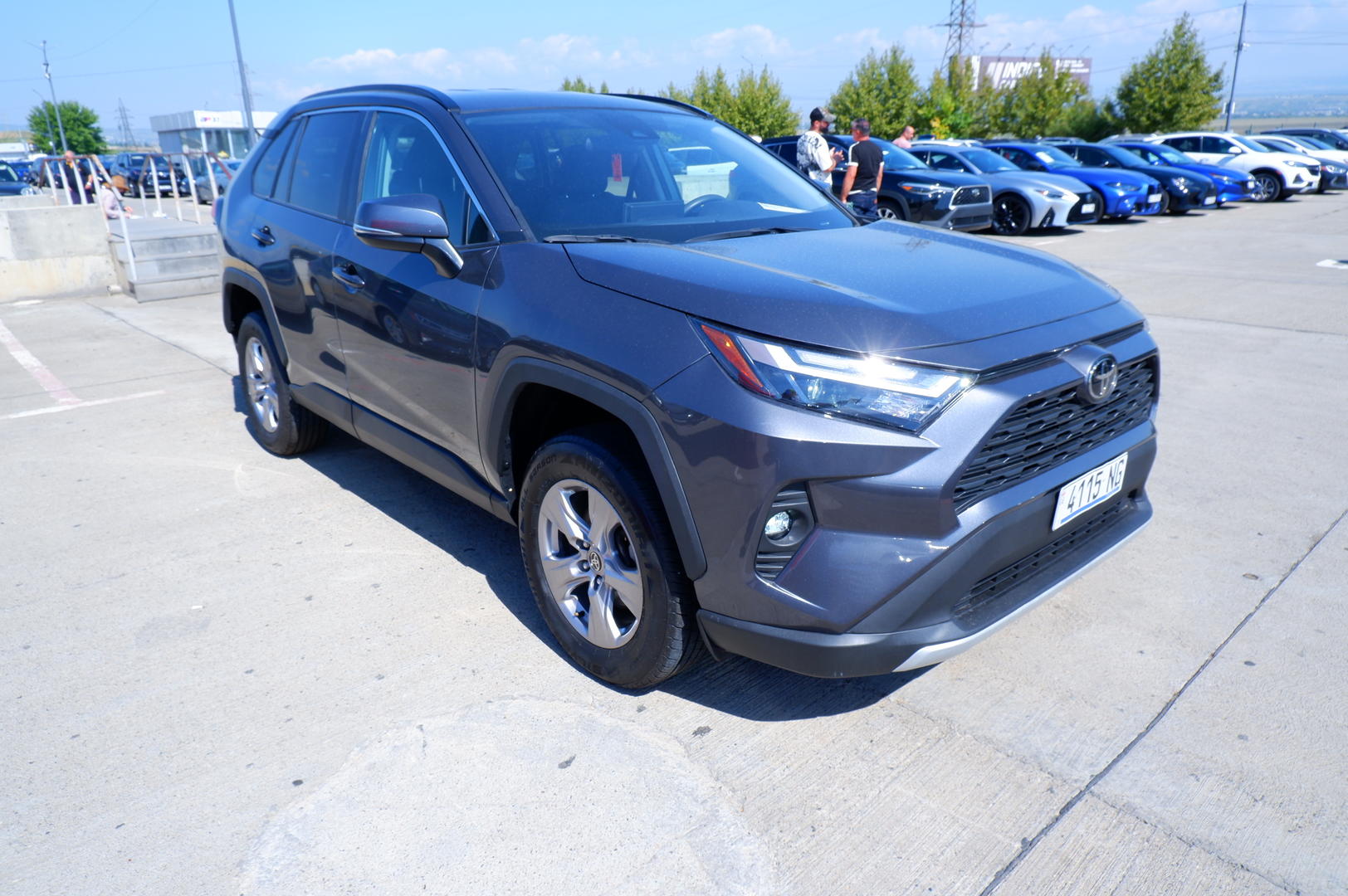 Toyota RAV4 2022 — photo 2
