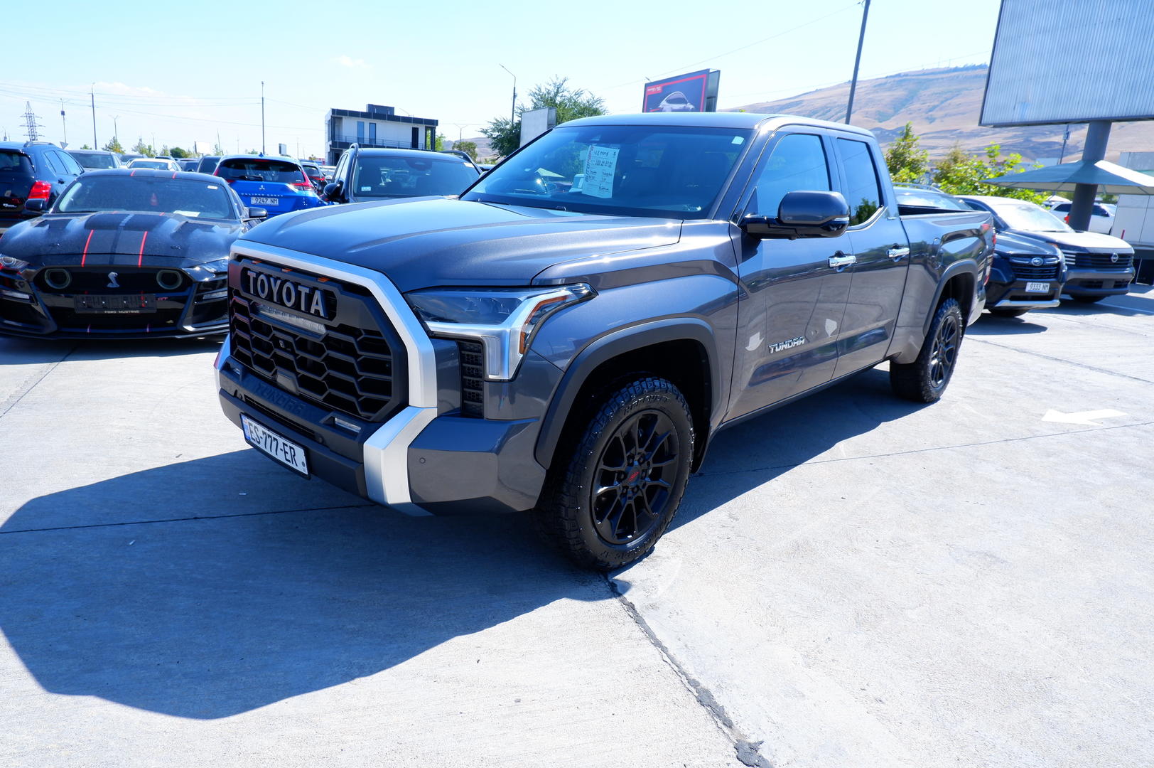 Toyota Tundra 2022 — photo 2