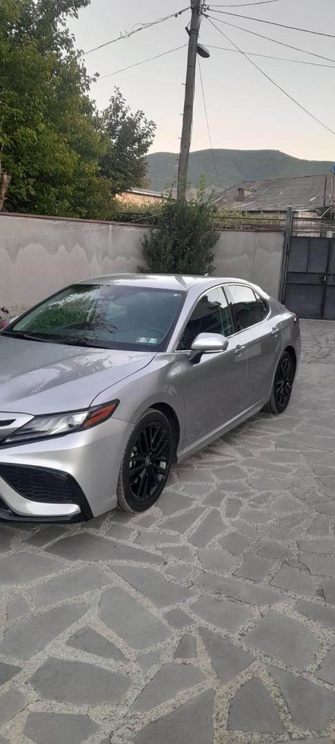 Toyota Camry 2023 — photo 2