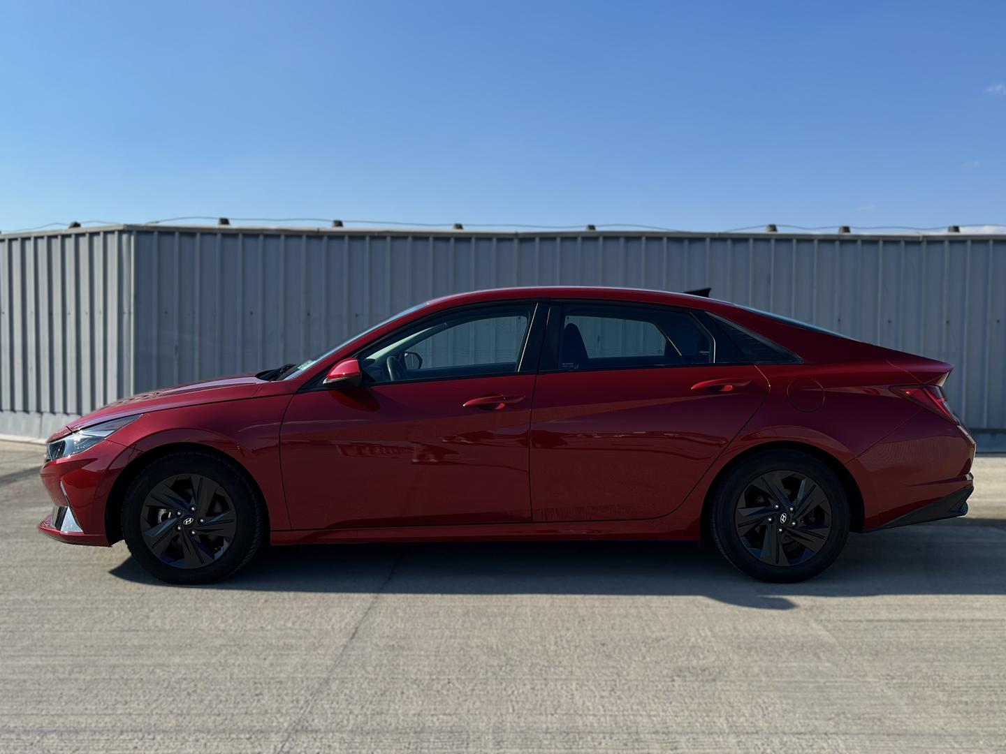 Hyundai Elantra 2022 — photo 2