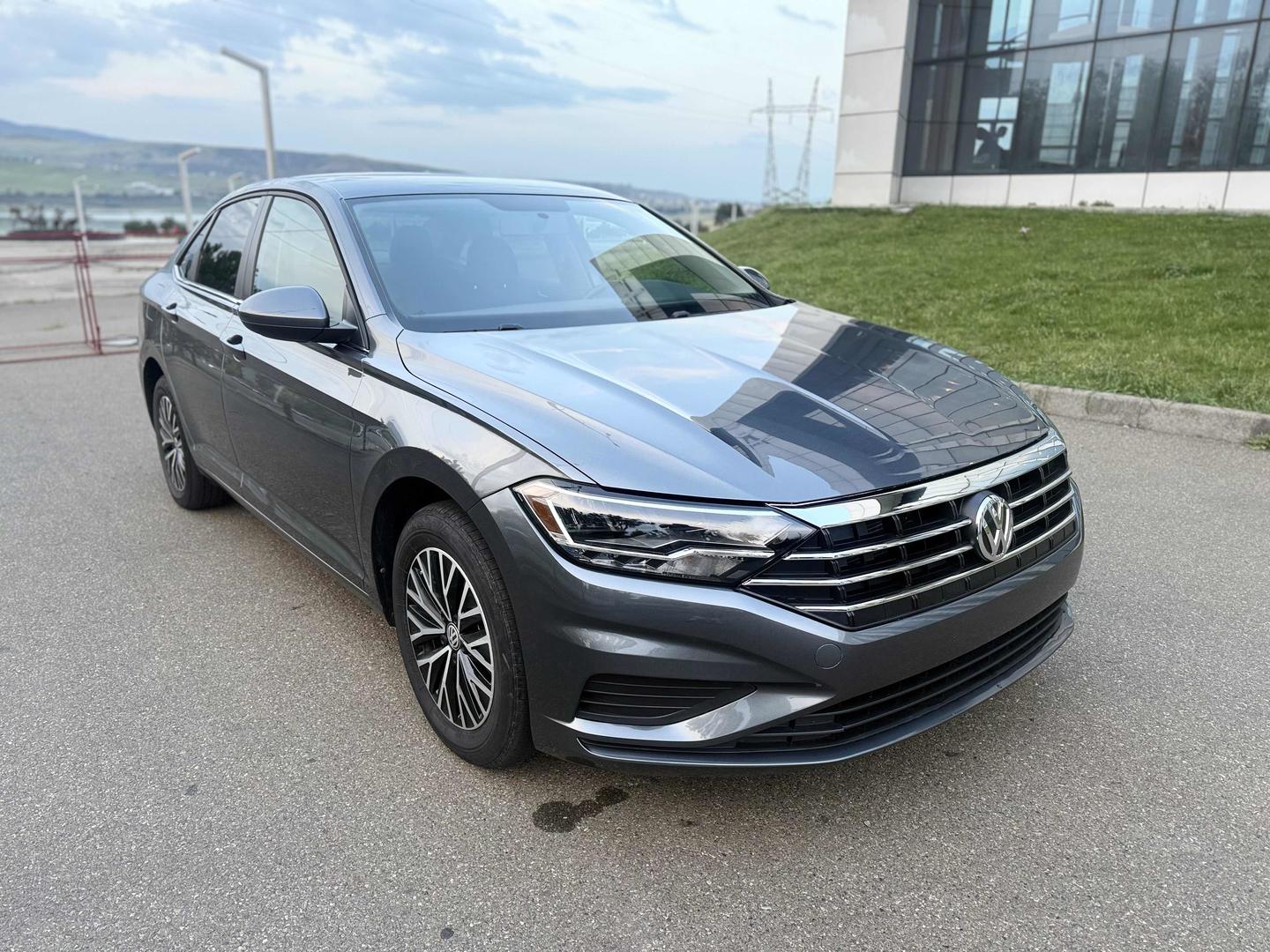 Volkswagen Jetta 2021 — photo 2