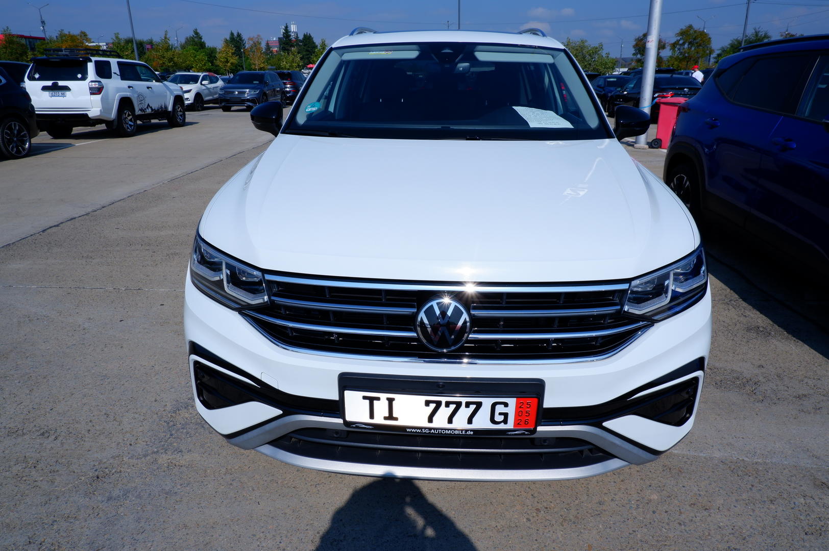 Volkswagen Tiguan 2022 — photo 2