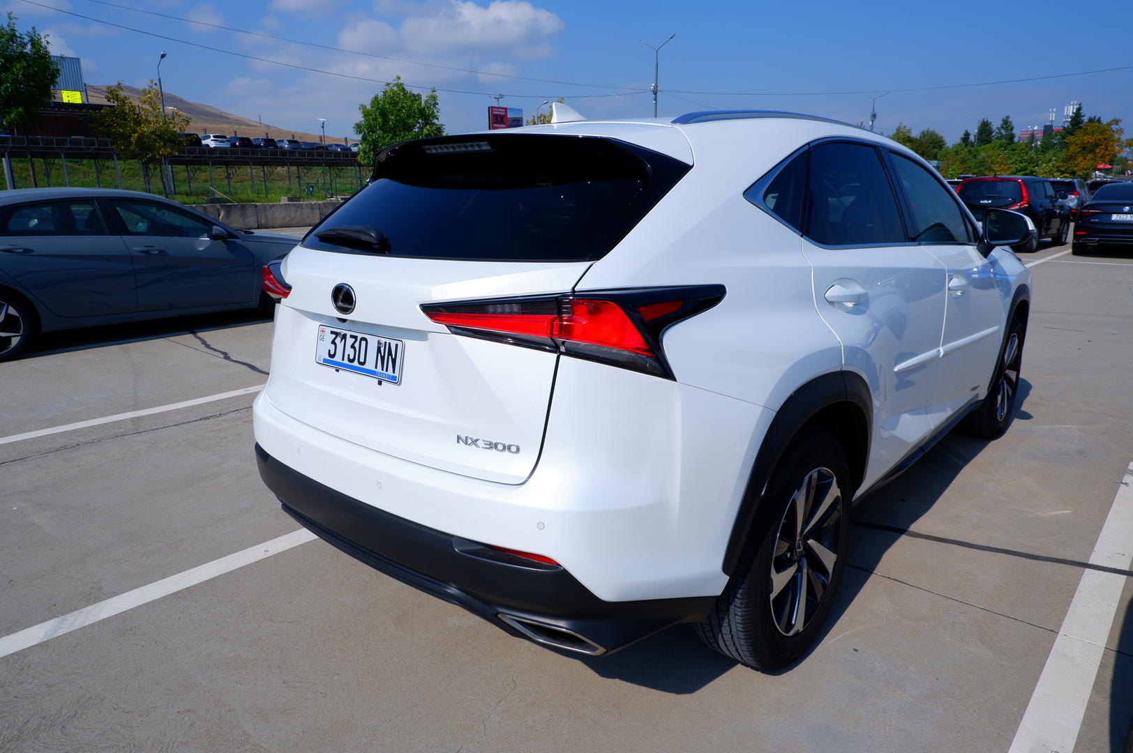 Lexus NX 300 2018 — photo 2