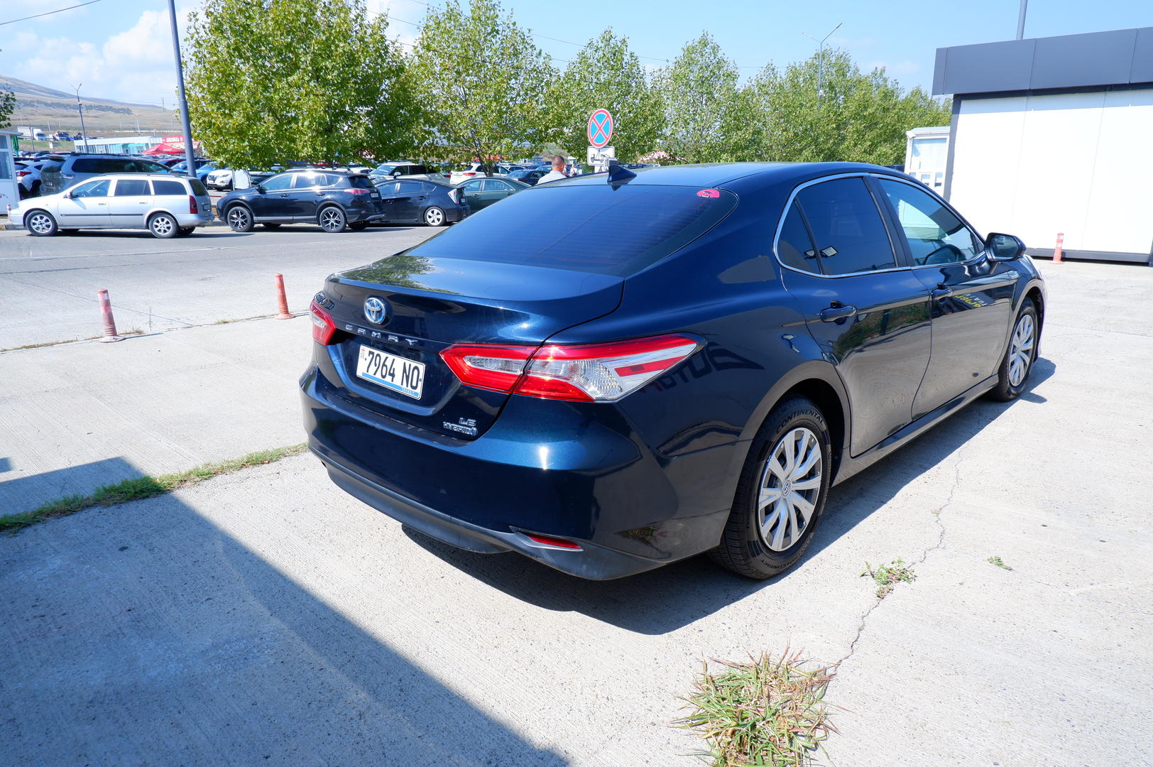 Toyota Camry 2020 — photo 2