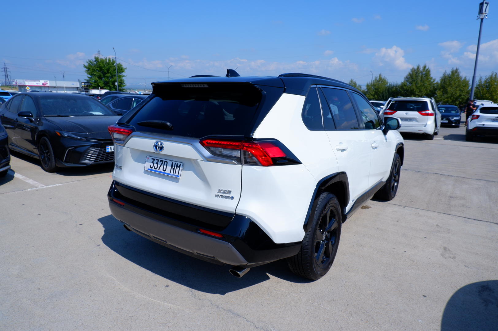 Toyota RAV4 2021 — photo 2