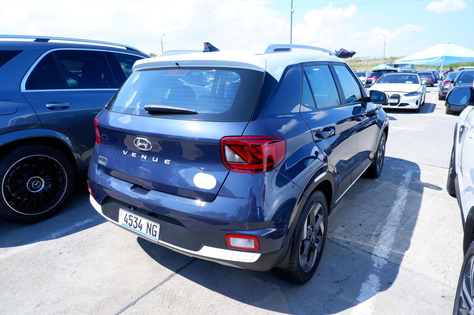 Hyundai Venue 2023 — photo 2