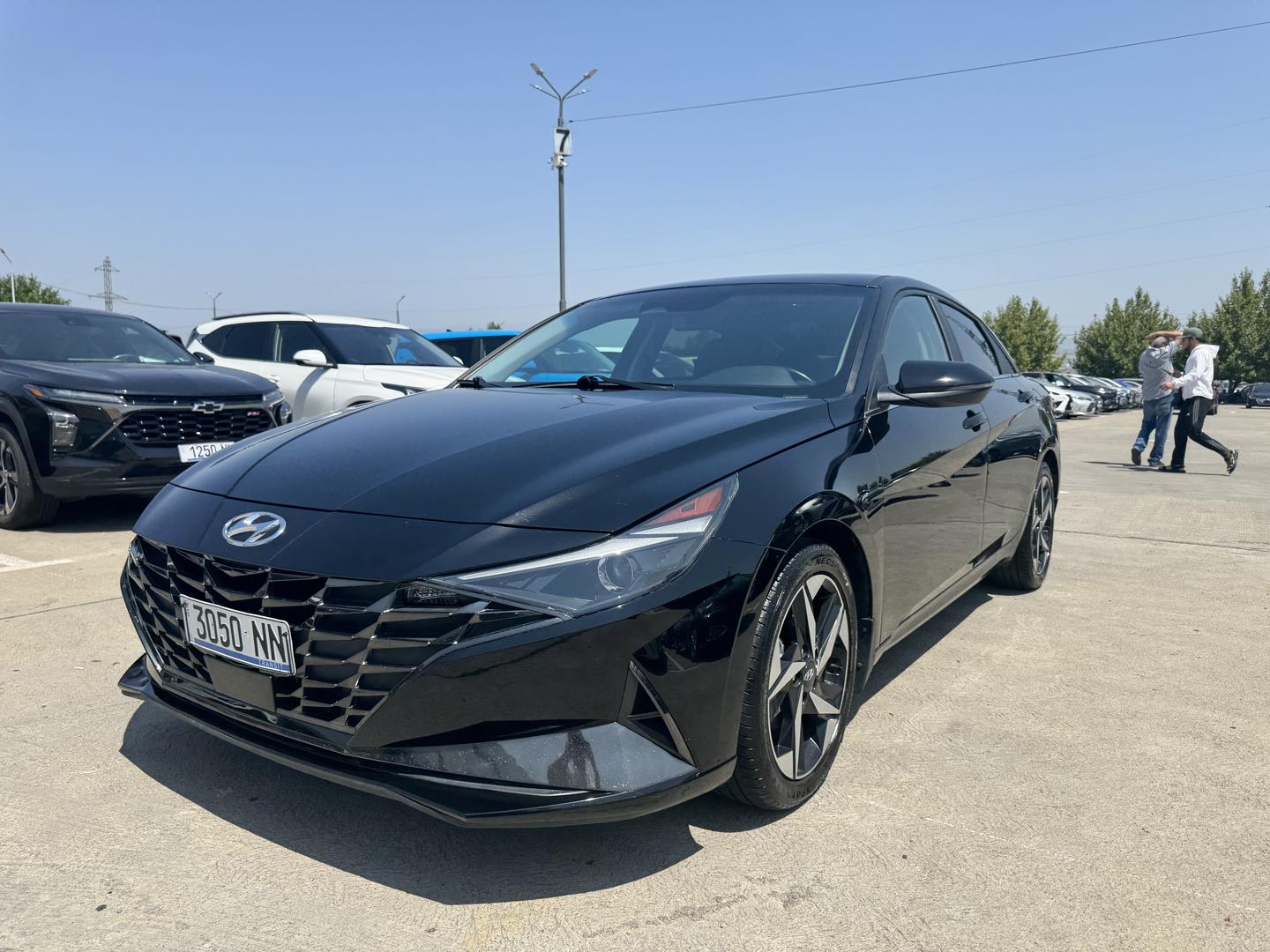 Hyundai Elantra 2022 — photo 2