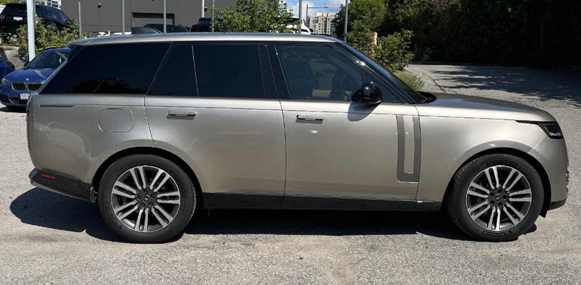 Land Rover Range Rover 2023 — photo 2