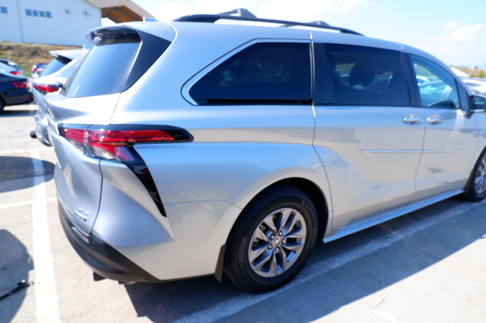 Toyota Sienna 2021 — photo 2