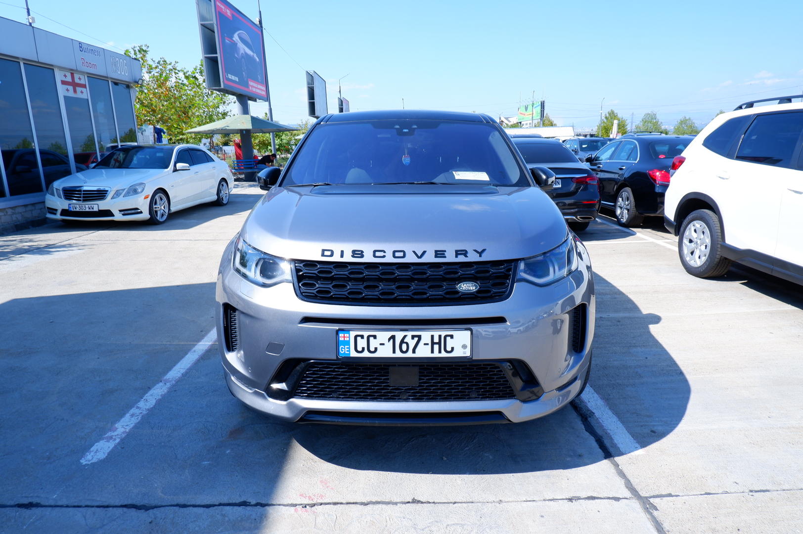 Land Rover Discovery Sport 2019 — photo 2