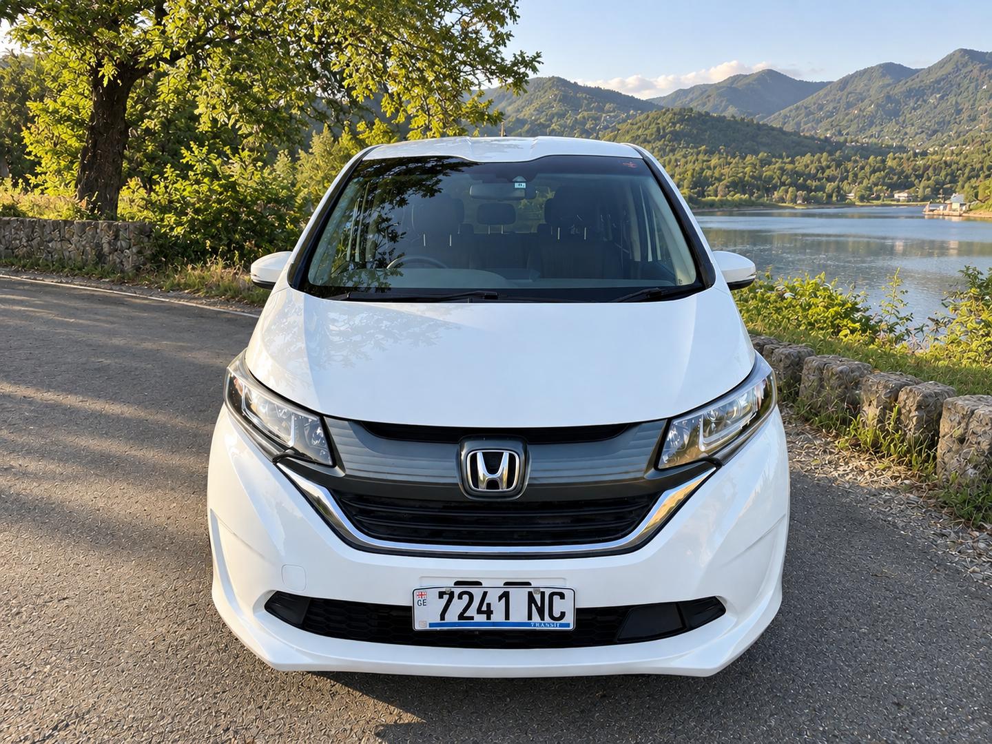 Honda FREED 2018 — photo 2