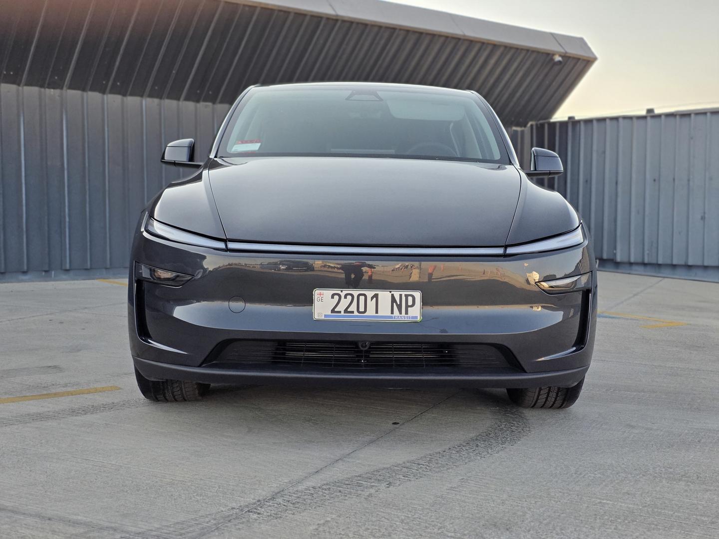 Tesla Model Y 2026 — photo 2