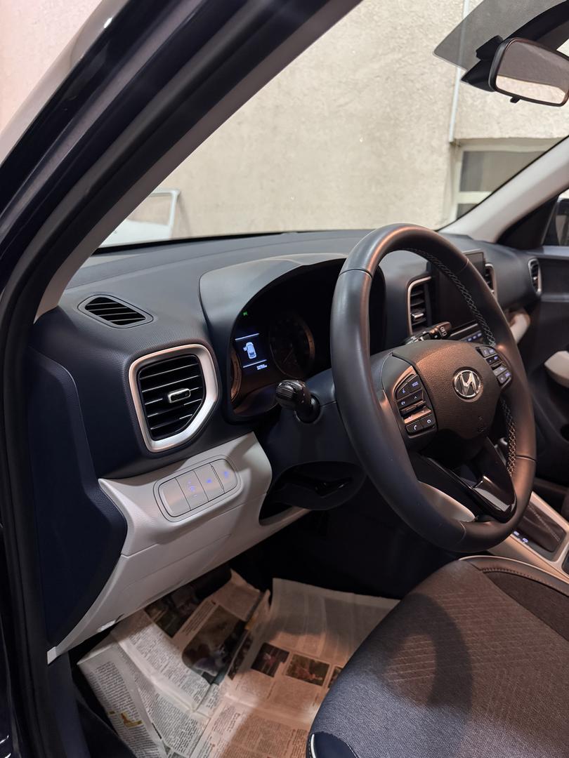 Hyundai Venue 2023 — photo 2