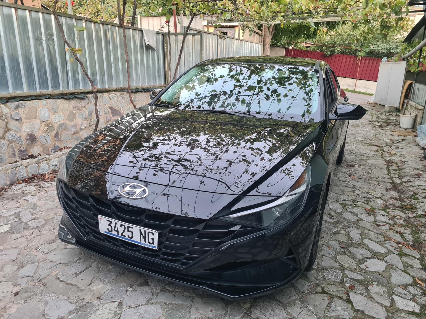 Hyundai Elantra 2023 — photo 2