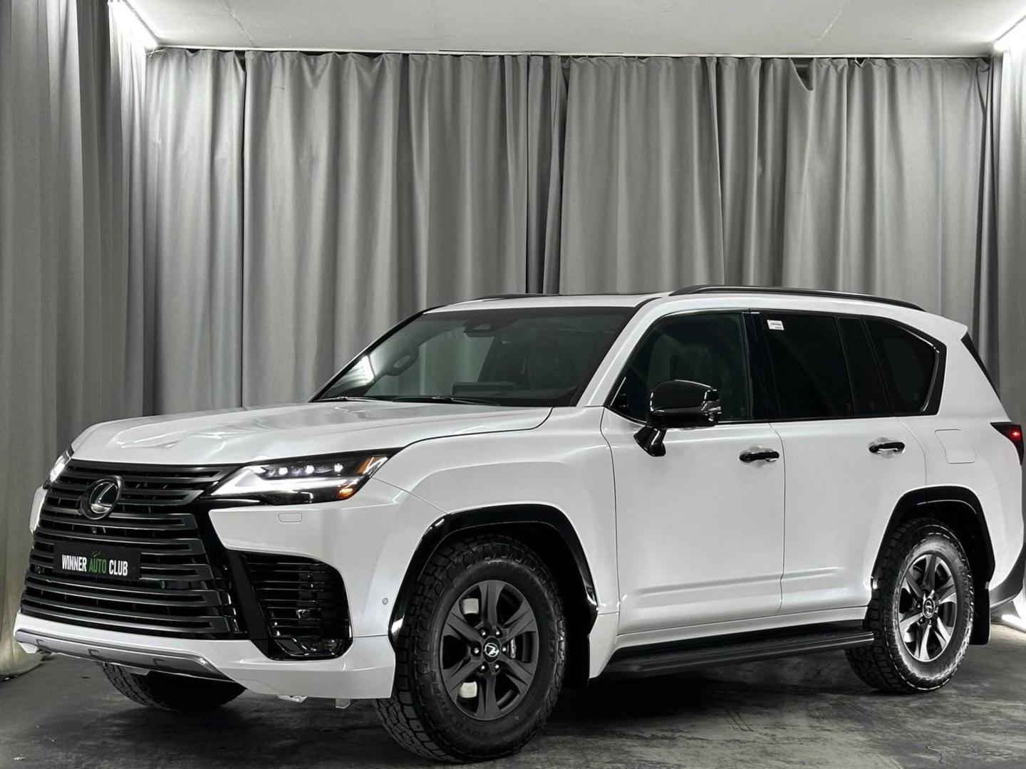 Lexus LX 700h